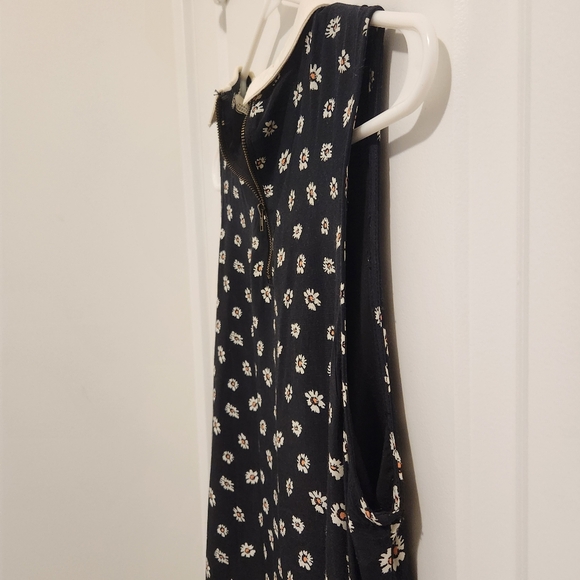 Black floral dress with collar - Picture 3 of 5